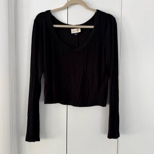 Universal Thread Black Long Sleeve Tee